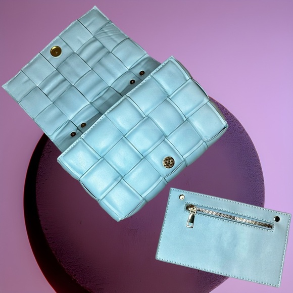 NEW Luxe Sky Blue Woven Vegan Leather Goldtone Chain Top Handle / Shoulder Bag - Picture 12 of 16